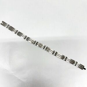 New Mens stainless steel bracelet. 8 3/4” . Macy’s
